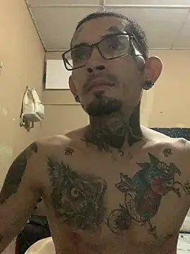Snapshot of Boy_tatto77 chatting on July 7, 4:15 am Boy tatto77 online show from July 7, 4:15 am
