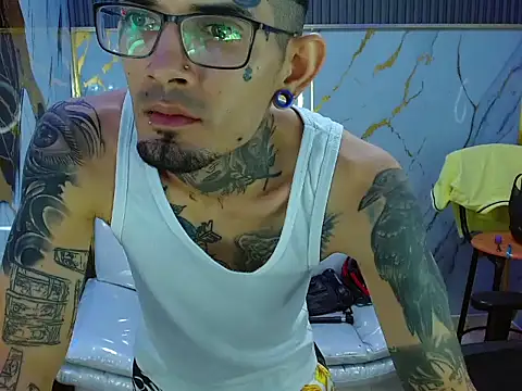 Snapshot of Boy_tatto77 chatting on July 9, 1:20 am Boy tatto77 online show from July 9, 1:20 am
