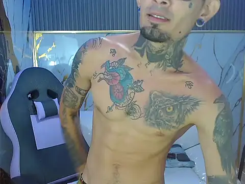 Snapshot of Boy_tatto77 chatting on July 14, 2:05 am Boy tatto77 online show from July 14, 2:05 am