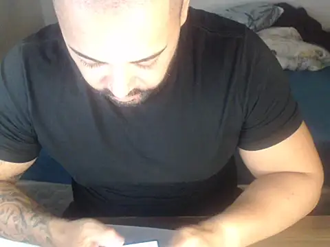 drlluis online show from February 2, 12:37 pm