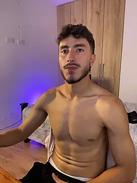 LIAM COLT online show from April 1, 8:06 pm