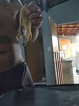 Snapshot of ykaromen chatting on January 17, 12:32 pm ykaromen online show from January 17, 12:32 pm