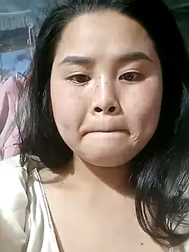 Snapshot of Daisy-y chatting on December 18, 2:34 pm Daisy-y online show from December 18, 2:34 pm