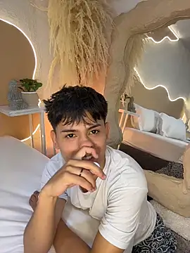 Thristan Leones online show from March 1, 2:02 am