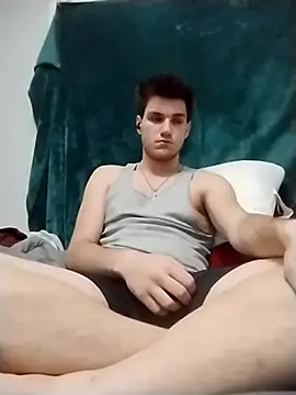 Snapshot of Ladies_Man_21744 chatting on December 18, 3:45 am Ladies Man 21744 online show from December 18, 3:45 am