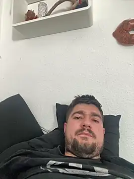 Snapshot of LienalWarplane chatting on February 9, 1:26 pm LienalWarplane online show from February 9, 1:26 pm