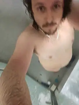 Snapshot of benniiike chatting on December 18, 2:12 pm benniiike online show from December 18, 2:12 pm