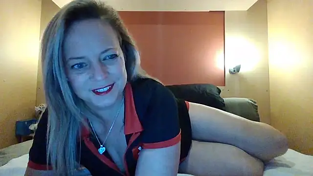 Snapshot of Miss-Chupagirly chatting on January 11, 5:40 pm Miss-Chupagirly online show from January 11, 5:40 pm