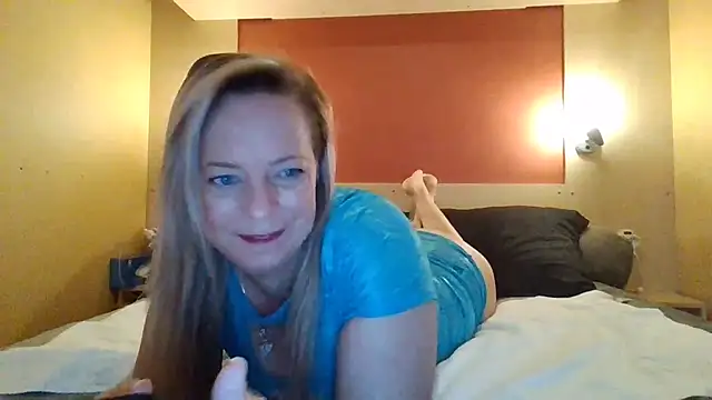 Snapshot of Miss-Chupagirly chatting on January 12, 9:03 am Miss-Chupagirly online show from January 12, 9:03 am