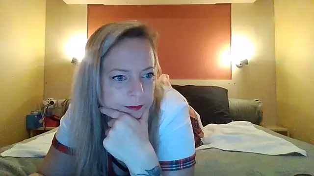 Snapshot of Miss-Chupagirly chatting on January 13, 10:09 am Miss-Chupagirly online show from January 13, 10:09 am