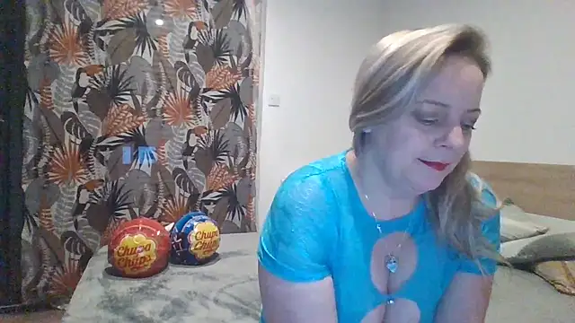 Snapshot of Miss-Chupagirly chatting on January 18, 8:12 pm Miss-Chupagirly online show from January 18, 8:12 pm