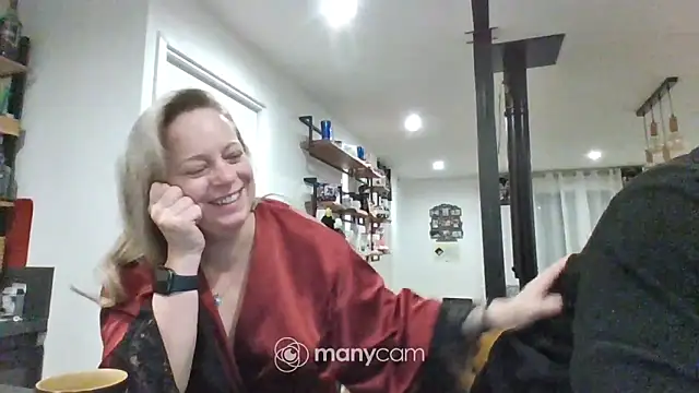Snapshot of Miss-Chupagirly chatting on February 9, 6:28 am Miss-Chupagirly online show from February 9, 6:28 am