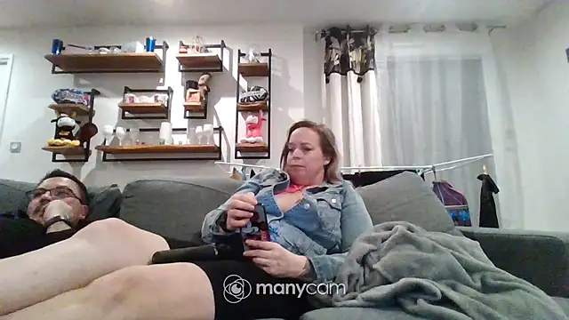 Snapshot of Miss-Chupagirly chatting on February 10, 8:46 pm Miss-Chupagirly online show from February 10, 8:46 pm