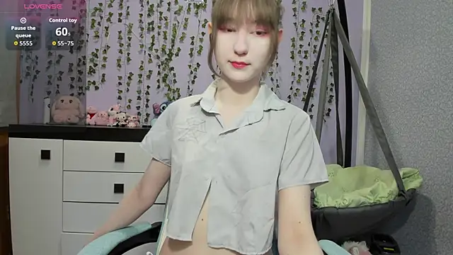 Snapshot of Yoonhee_ki chatting on June 4, 2:23 pm Yoonhee ki online show from June 4, 2:23 pm
