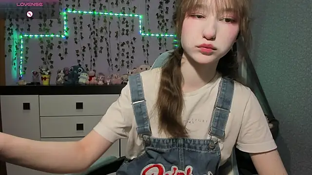 Snapshot of Yoonhee_ki chatting on June 28, 8:26 pm Yoonhee ki online show from June 28, 8:26 pm