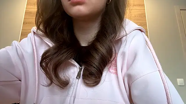 lisa montana online show from February 6, 6:18 am