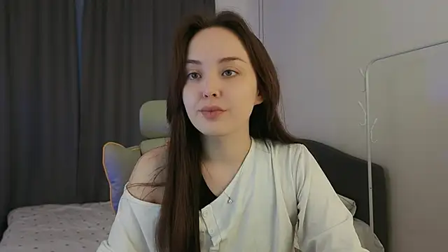 fallin lovee online show from April 7, 1:44 pm