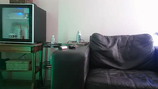 Snapshot of MISTERANDDEMI chatting on February 8, 9:51 pm MISTERANDDEMI online show from February 8, 9:51 pm