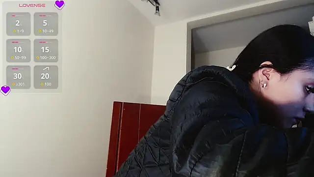 Agatha Dubois4  online show from March 10, 2:27 am