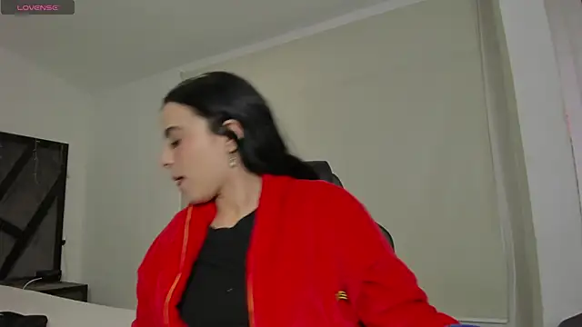 Snapshot of ChannelWhitee_ chatting on January 8, 10:23 pm ChannelWhitee online show from January 8, 10:23 pm