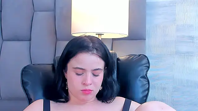 Snapshot of ChannelWhitee_ chatting on January 14, 9:09 pm ChannelWhitee online show from January 14, 9:09 pm