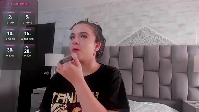 ChannelWhitee  online show from January 18, 8:56 pm