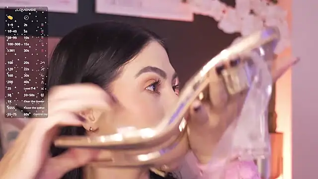 ItsTatiana online show from February 18, 3:52 pm