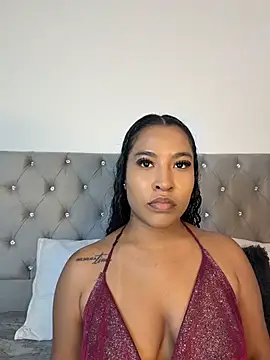 izzybelmonth12 online show from March 14, 8:25 pm