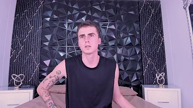 Snapshot of SpaceBoy1 chatting on February 25, 8:51 pm SpaceBoy1 online show from February 25, 8:51 pm