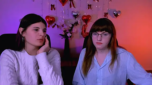 lizzie boom  online show from February 13, 8:05 pm