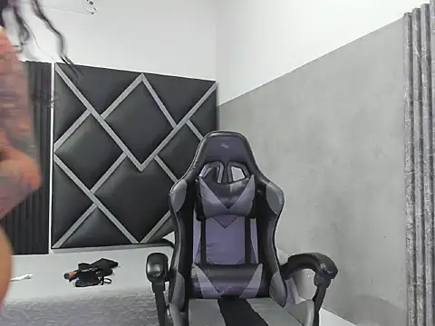 Snapshot of Roxana-01 chatting on January 7, 9:06 pm Roxana-01 online show from January 7, 9:06 pm