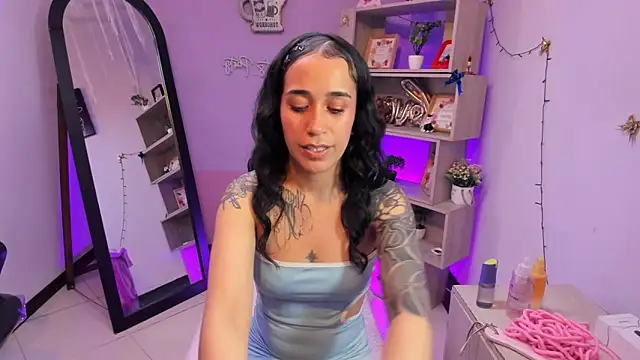 StaceyLeee online show from February 13, 7:54 pm