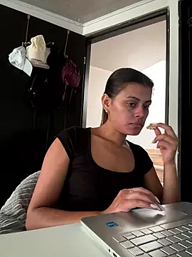 anna-evans09 online show from January 6, 7:06 pm