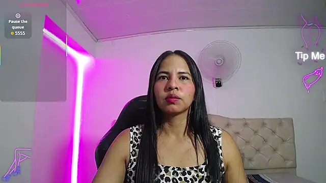 Snapshot of nicol_ross19 chatting on July 16, 7:09 pm nicol ross19 online show from July 16, 7:09 pm