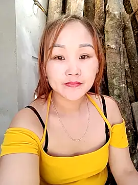 Snapshot of yula-bi chatting on May 12, 10:34 am yula-bi online show from May 12, 10:34 am