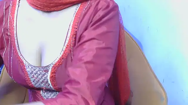 Snapshot of bold-smirthii chatting on June 11, 4:54 am bold-smirthii online show from June 11, 4:54 am