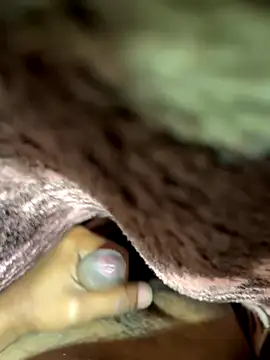 Snapshot of Horny__daddy0 chatting on December 21, 5:36 am Horny daddy0 online show from December 21, 5:36 am