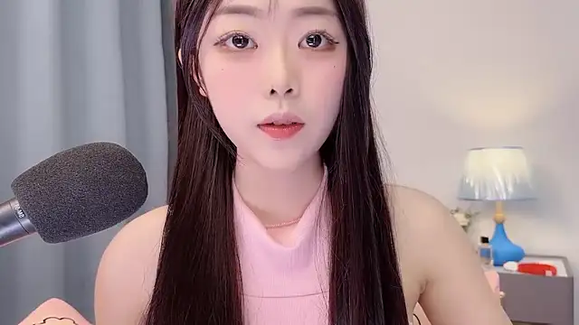 smalldaisy online show from April 7, 2:45 am