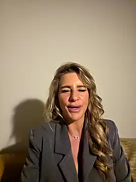 Snapshot of LaLynn chatting on March 1, 12:12 am LaLynn online show from March 1, 12:12 am