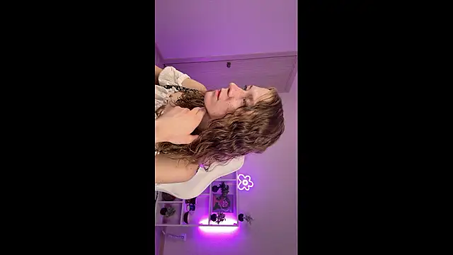 KellySunn online show from February 23, 9:06 am