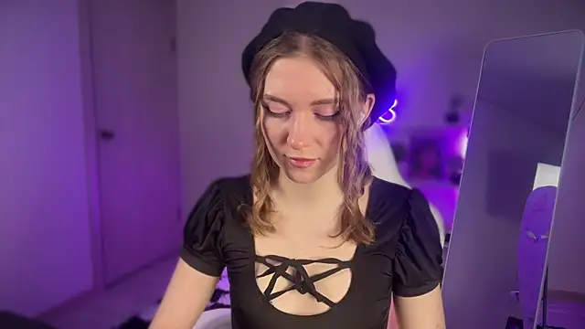 KellySunn online show from March 29, 8:14 am