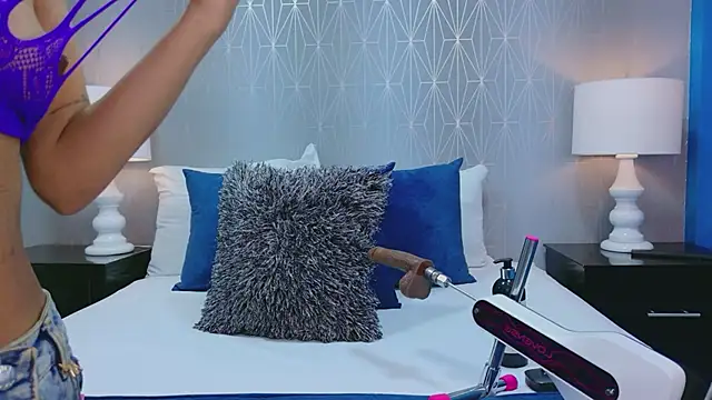 Snapshot of VioletGracee chatting on February 2, 12:26 pm VioletGracee online show from February 2, 12:26 pm