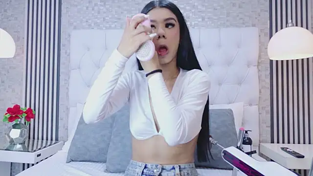 Snapshot of VioletGracee chatting on February 25, 12:37 pm VioletGracee online show from February 25, 12:37 pm