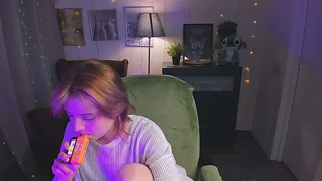 SarahShelby online show from May 13, 4:37 pm