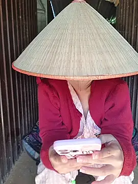 Lill-ly03 online show from December 20, 2:51 am