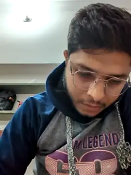 boyzzxzzz online show from December 19, 6:48 pm