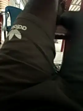 Snapshot of Tamilpaiyan07 chatting on February 20, 3:47 am Tamilpaiyan07 online show from February 20, 3:47 am