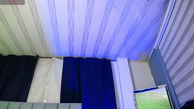 Emilyy05  online show from December 21, 3:35 am