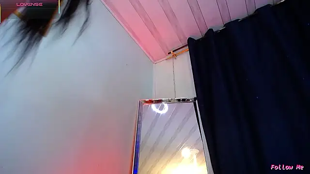 Emilyy05  online show from March 6, 1:02 am