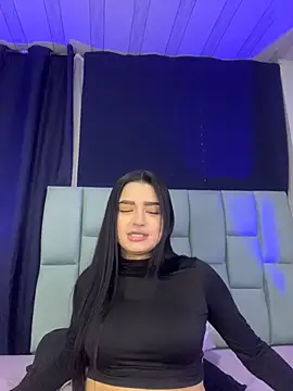 Snapshot of Emilyy05_ chatting on July 3, 3:13 am Emilyy05 online show from July 3, 3:13 am